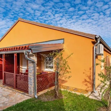 Rustic Retreat In 3* Pridraga