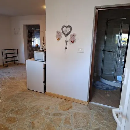 Rustic Retreat In 3*