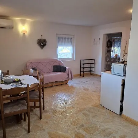 Rustic Retreat In 3* Pridraga