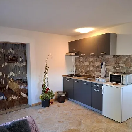Rustic Retreat In Gæstehus 3*