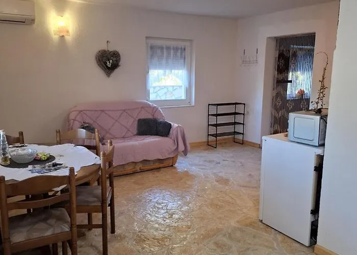 Rustic Retreat In 3* Pridraga