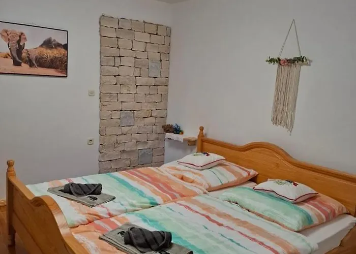 Rustic Retreat In Gostinjska kuća