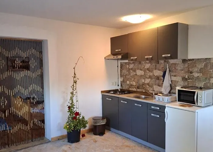 Rustic Retreat In Gostinjska kuća 3*