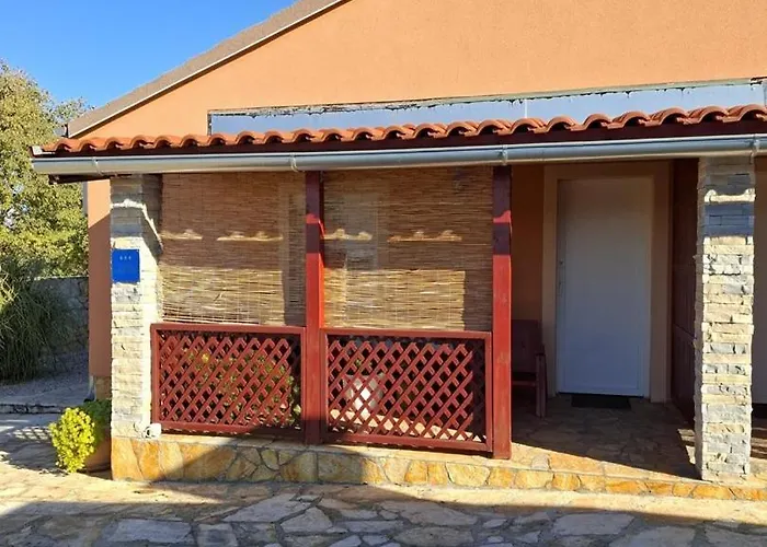 Rustic Retreat In 3*